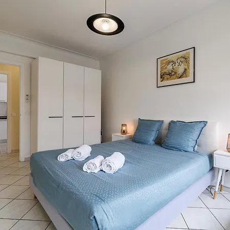 Myn1 - Spacieux Face A La * Μεντόν